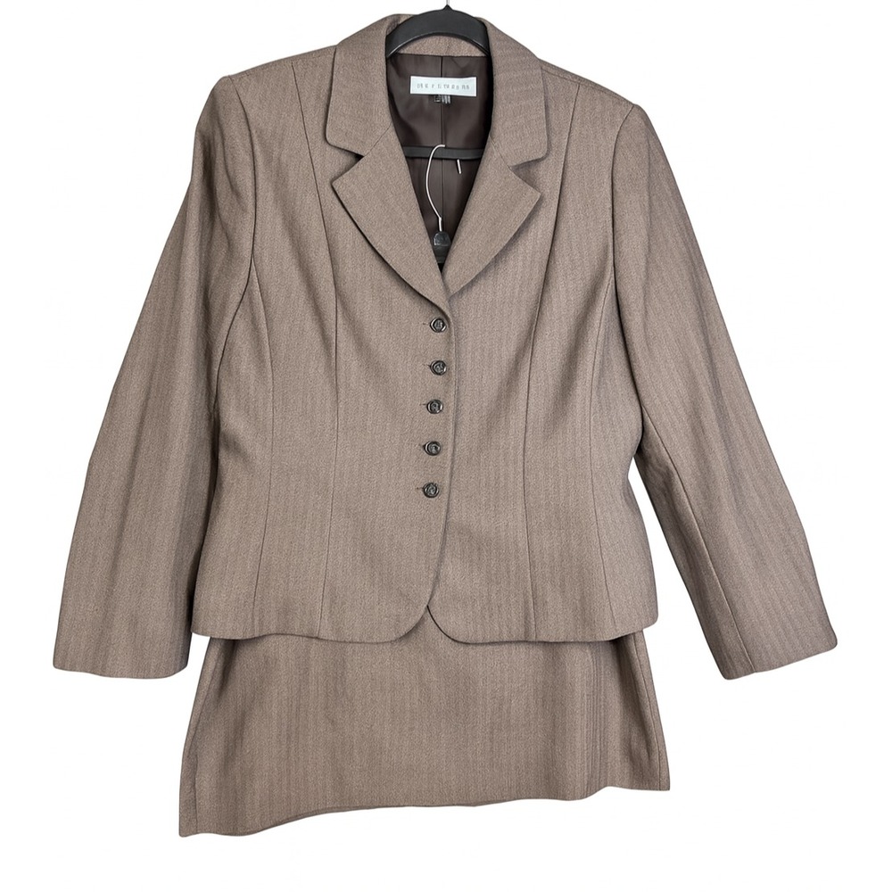 Tahari Women's 14P Tan Skirt & Jacket Suit Business Career Workwear‎